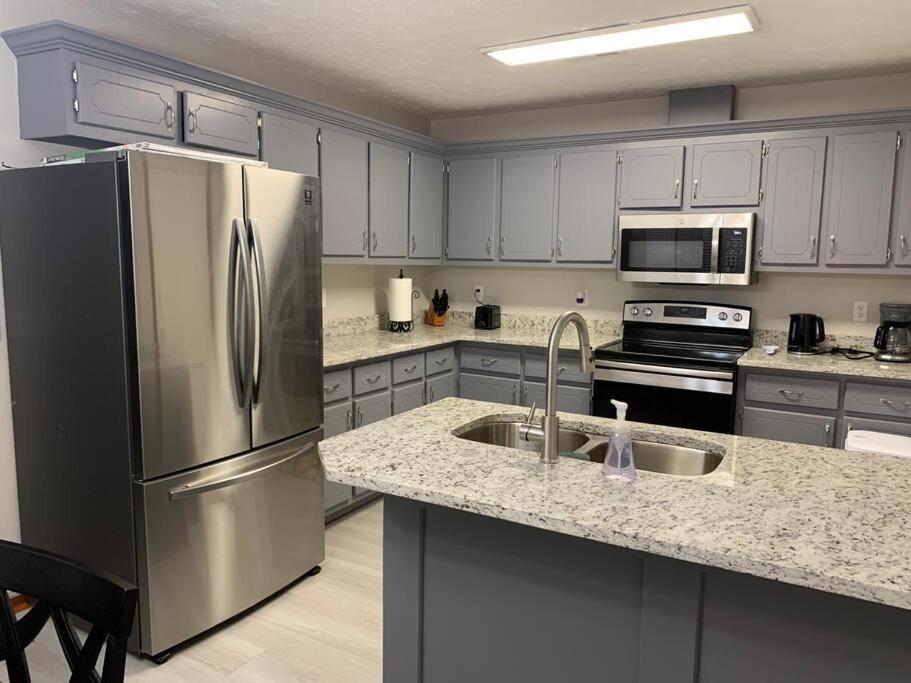 Apartamento Cheerful 2-bedroom 2 Bath Entire West Roma